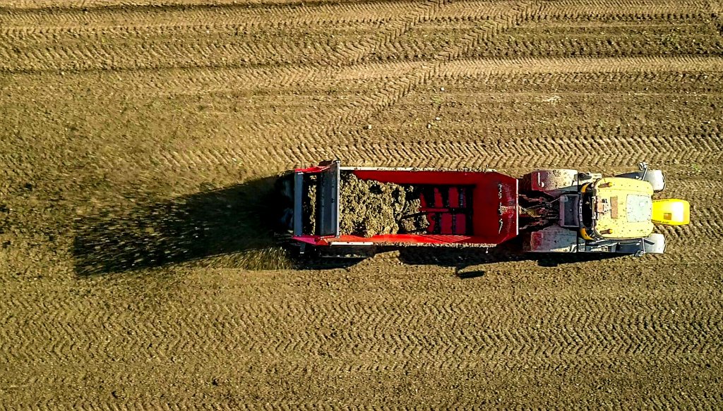 Above Spreader Emptying Ktwo Machinery